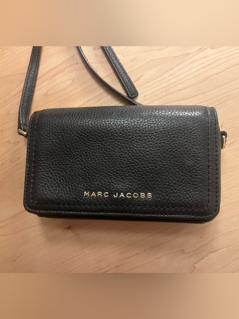 Marc Jacobs Black Pebbled Leather Crossbody Wallet - Picture 2 of 4